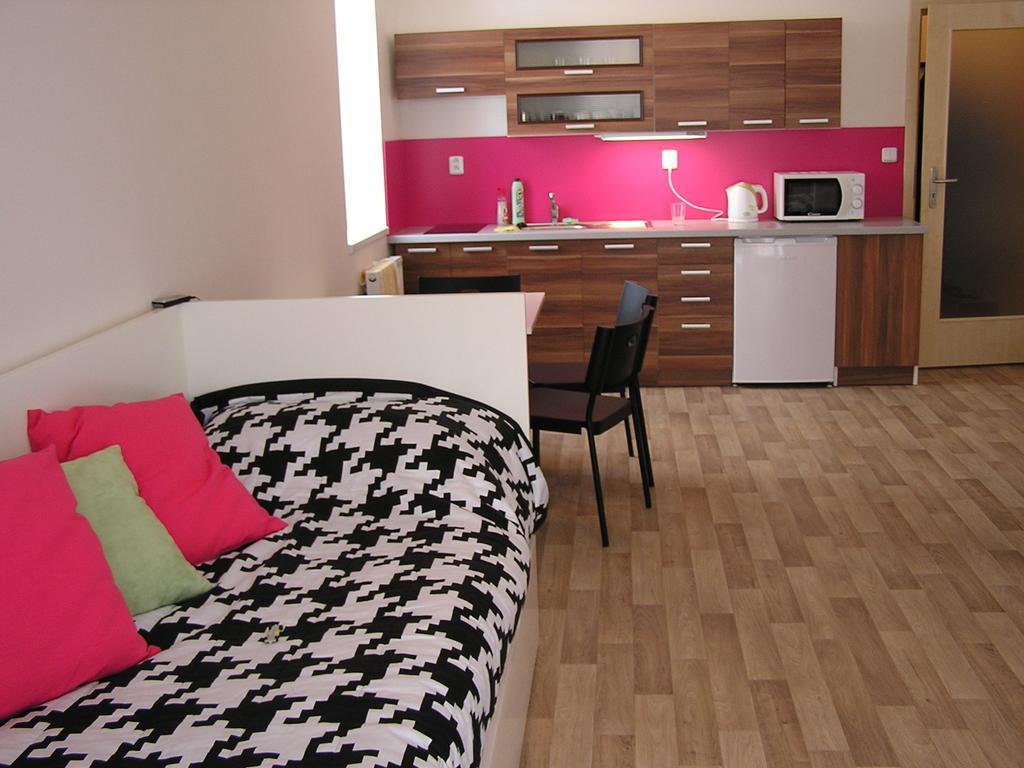 Apartment Trebon Bilik gambar
