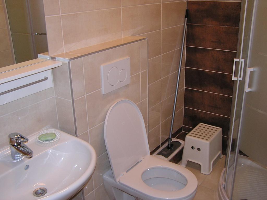 Apartment Trebon Bilik gambar